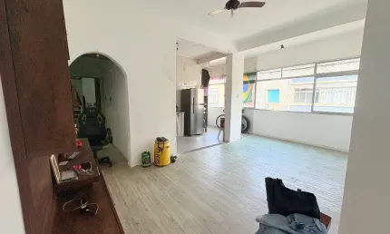 Vista lateral ao mar,2 dormitórios 72 m2,1 vaga demarcada escriturada