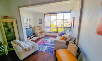 Cobertura com Vista Panorâmica, Piscina e 2 Vagas – Menino Deus/Azenha