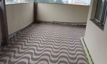 Apartamento á venda duplex com 2 dormitórios,  1 vaga e com 90m² em vila romanópolis por r$ 220.000.  imóvel residencial em ferraz de vasconcelos/sp.