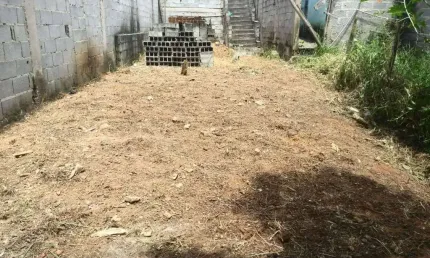 Terreno em jardim nápoli i por r$ 65.000.  imóvel rural em itaquaquecetuba/sp.