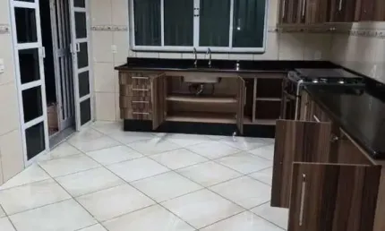 Casa a venda com 3 dormitórios, sendo 1 suite,  2 vagas,  em parque santa laura por r$ 530.000.  imóvel residencial em ferraz de vasconcelos/sp.