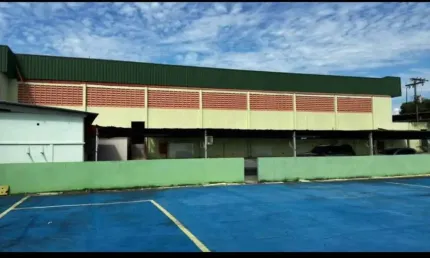 Complexo e galpão localizado no bairro cachuerinha, próximo da av. sete de setembro, com localização tranquila e acessível. ideal para indústria, comércios e colégios etc…