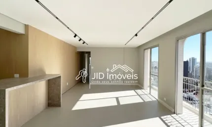 Apartamento reformado no batel – 3 dormitórios e churrasqueira privativa