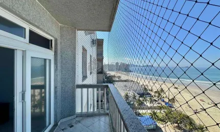 Apartamento com varanda na beira mar da praia das pitangueiras de 3 quartos (1 suíte) com 1 vaga, g