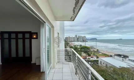 Apartamento com varanda na beira mar da praia das pitangueiras de 4 quartos (1 suíte)  com 1 vaga,