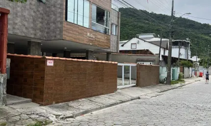 Vendo excelente apartamento, mais informações (48) 99975-9931.