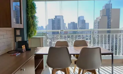 Studio moderno e confortável a poucos passos do metrô