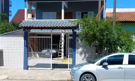 Sobrado em  excelente localização com dois apartamentos independentes