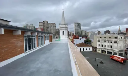 Sala com varandão no largo da ordem em frente ao chafariz