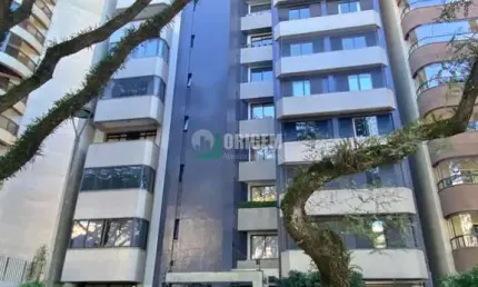 Apartamento 4 quartos em frente ao Clube Curitibano.