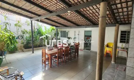 Casa de rua - aparecida de goiania - av g (av. rudá), 3 qtos 250m2