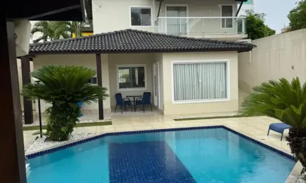 Excelente imóvel alto padrão entre ipitanga e villas do atlântico a 500 metros da praia para aluguel ou venda.