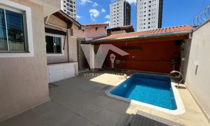 Casa à venda em itaquera com 3 quartos, 1 suíte e 2 vagas de garagem. imóvel totalmente mobiliado e com um amplo quintal para momentos de lazer.