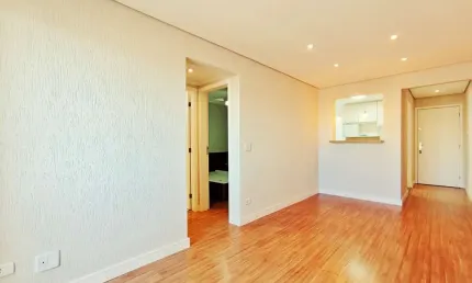 Apartamento à venda na mooca, com 2 dormitórios, 1 suíte e 1 vaga. semi-mobiliado, com varanda envidraçada e vista livre.