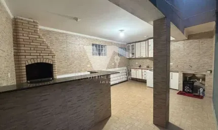 Casa à venda no capão da embira, com 3 dormitórios, 2 suítes e 2 vagas. reformada, com edícula e espaço gourmet.