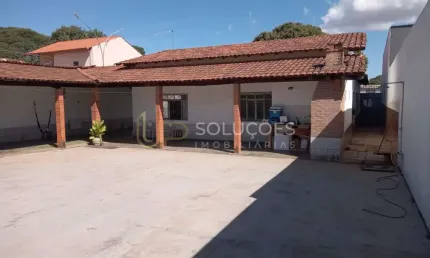 Casa 5 quartos (2 suítes) cozinha c/ planejados + churrasqueira, aceita financiamento | quadra 08, sobradinho/df