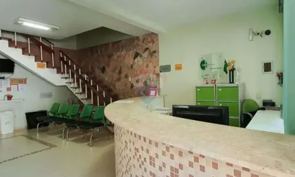 Ótima casa duplex que pode ser revertida para residencial no jardim guanabara, com edícula anexa