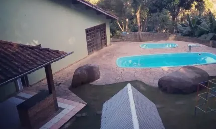 Linda chácara para locação na caceia, mairiporã - semi mobiliada , piscina e vista para a represa!