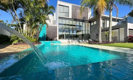 Casa em condomínio fechado com 5 quartos à venda na Avenida Luiz Aranha, Barra da Tijuca, Rio de Janeiro