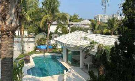 Casa em condomínio fechado com 5 quartos à venda na Rua Arquiteto Henrique Mindlin, Barra da Tijuca, Rio de Janeiro, 800 m2 por R$ 5.500.000