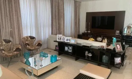 Apartamento para venda possui 265 metros quadrados com 4 quartos