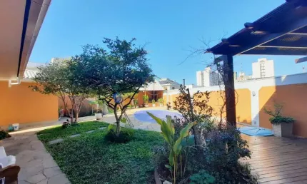 Sobrado 5 dormitorios, com 2 suites, moinhos de ventos - canoas/rs.