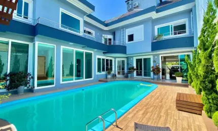 Sobrado alto padrão com 3 suítes - piscina - área gourmet - sótão