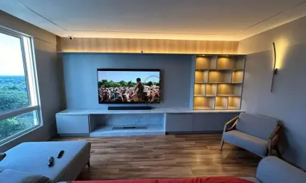 Apartamento  frente a fundos ,mobiliado, decorado, com 03 suítes, 02 vagas cobertas e vista panorâmica -centro
