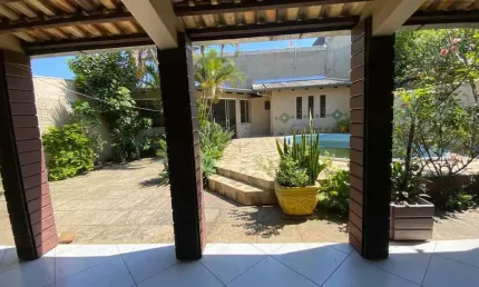 Casa /sobrado 03 dormitórios com suíte e 04 vagas para carros