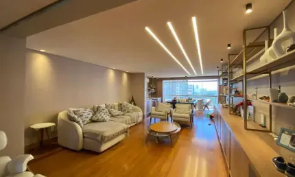 Apartamento de 3 dormitórios , 1 suíte, 2 vagas no centro