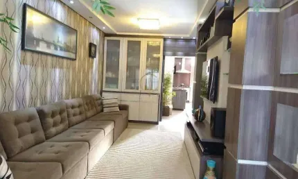 Casa com 3 dormitórios, suíte 4 banheiros e amplo pátio a venda em canoas.