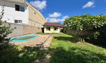 Casa térrea com terreno grande e piscina  no bairro são josé