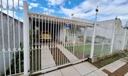 Casa com 3 dormitórios e piscina no bairro são josé!