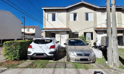 Sobrado com 03 dormitórios, em condomínio, no igara em canoas