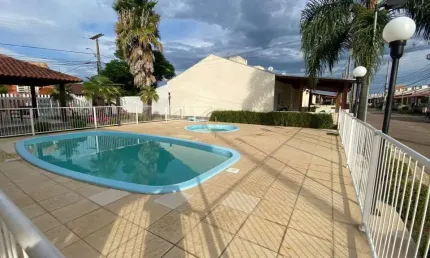 Casa térrea com 02 dormitórios em condomínio no olaria em canoas