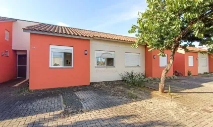 Casa em condomínio fechado  com 02 dormitórios, 02 vagas de garagens no residencial villa florença, bairro olaria