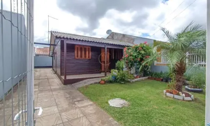 Casa mista de 2 dormitórios com amplo pátio no bairro são josé