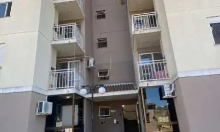 Apartamento de 02 dormitórios, sacada com churrasqueira