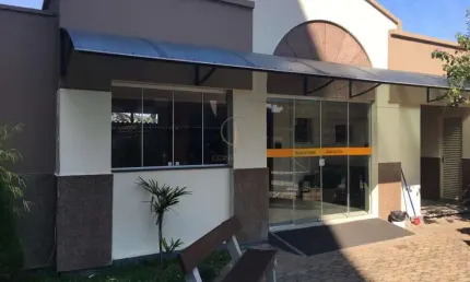 Apartamento térreo  com  01 dormitório  e 01 vaga escriturada para veículo