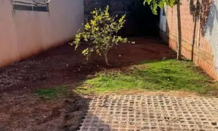 Terreno à venda no Jardim Oriental, Maringá 