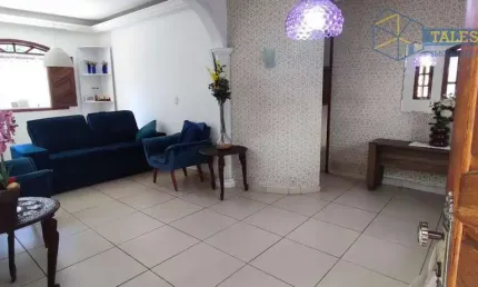 Casa duplex 4 quartos sendo 2 suítes em jardim camburi