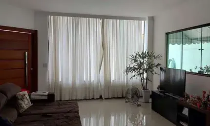 Casa triplex 4 quartos sendo 2 suítes em colina de laranjeiras