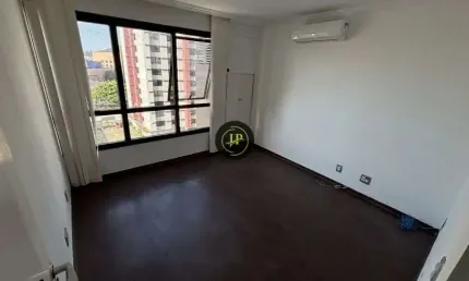 Sala comercial ampla com excelente localização na enseada do suá
