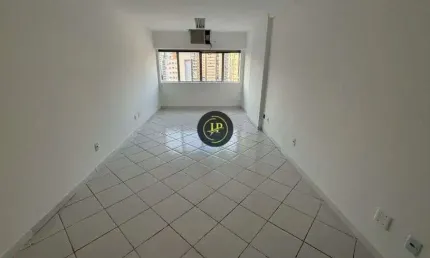 Sala comercial com vaga de garagem na divisa com a praia do canto