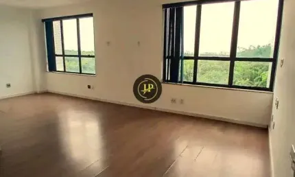 Sala comercial ampla com 38,00m² com vaga de garagem coberta - na mata da praia