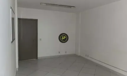 Imperdível sala 50m² com excelente localização na mata da praia