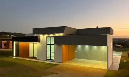 Casa nova no ecovillas do lago com 3 quartos (sendo 1 suíte) perto da portaria com piscina aquecida e cozinha gourmet