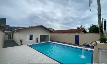 Casa isolada com piscina – lote inteiro em itanhaém/sp!