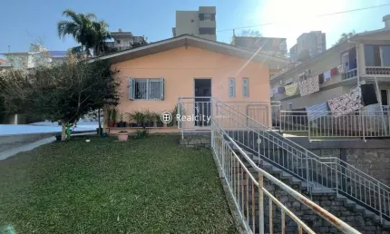 Casa com 4 quartos à venda na rua amábile campagnolo sonza, 735, universitário, bento gonçalves por r$ 695.000