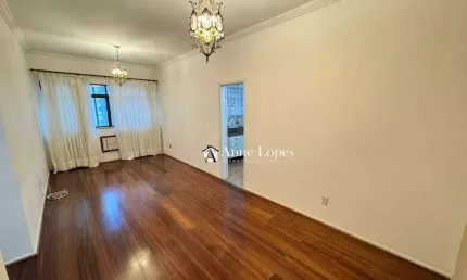Boqueirão, vista livre, apartamento charmoso a poucos passos da praia, vaga de garagem demarcada e livre.